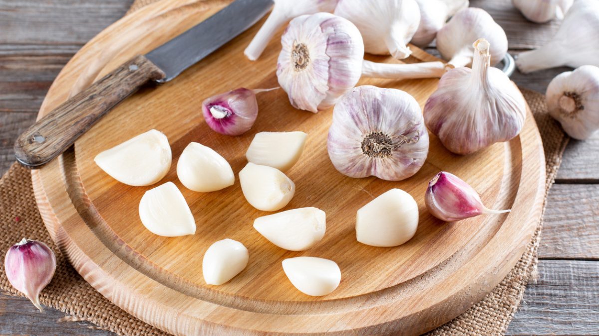 Best Ways to Freeze Garlic: Cubes, Cloves & Flavor Retention